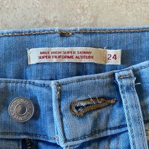 Levi’s mile high super skinny size 24